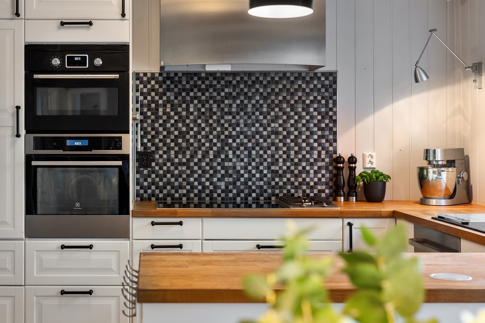 Over stekesonen er det montert mekanisk avtrekksvifte. Galleribilde