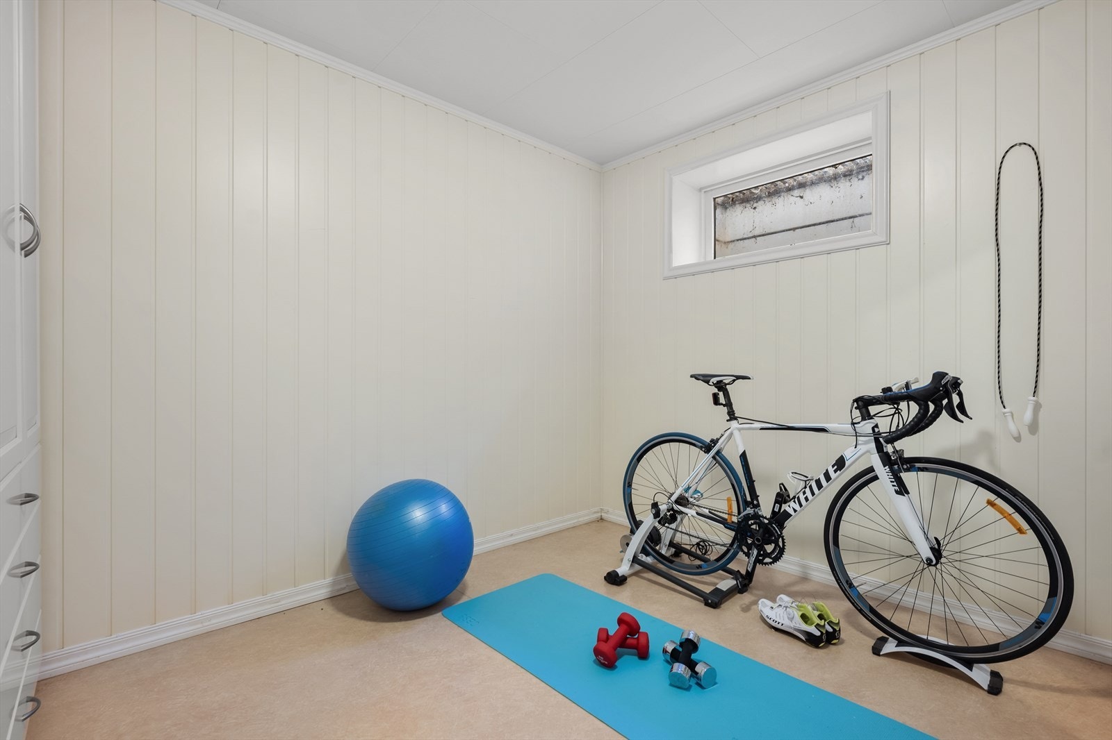 Innredet rom/bod i kjelleretasjen (ikke godkjent for varig opphold). Galleribilde