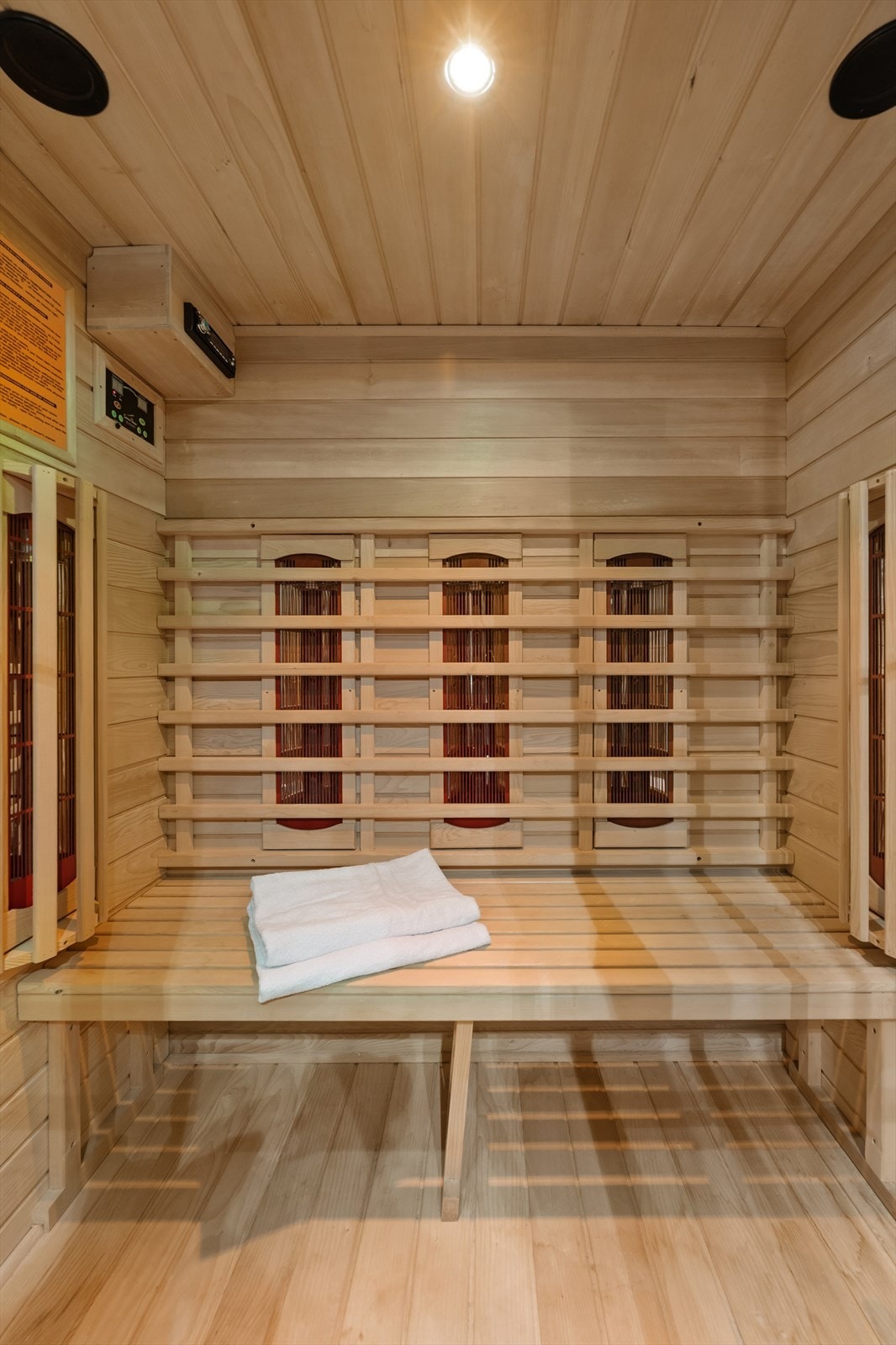 I tillegg er det installert en infrarød badstue som gir rommet en ekstra følelse av velvære. Galleribilde