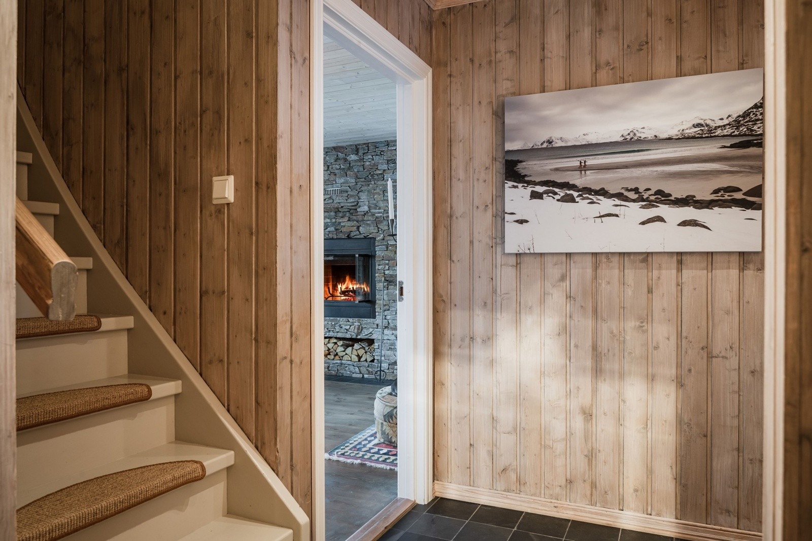 I entreen er det også trapp opp til 2. etasjen. Galleribilde