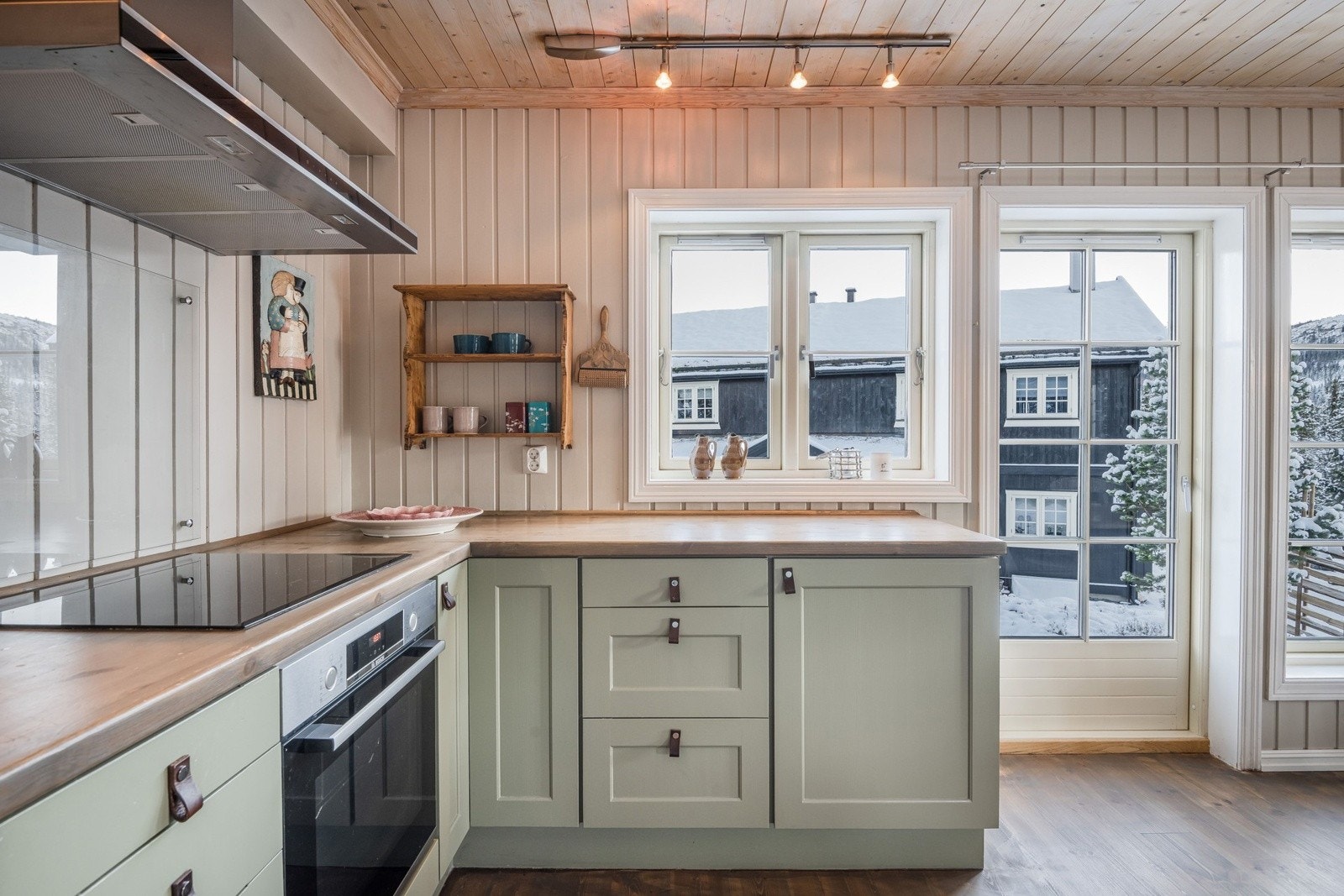 Rikelig med skap- og benkeplass! Galleribilde