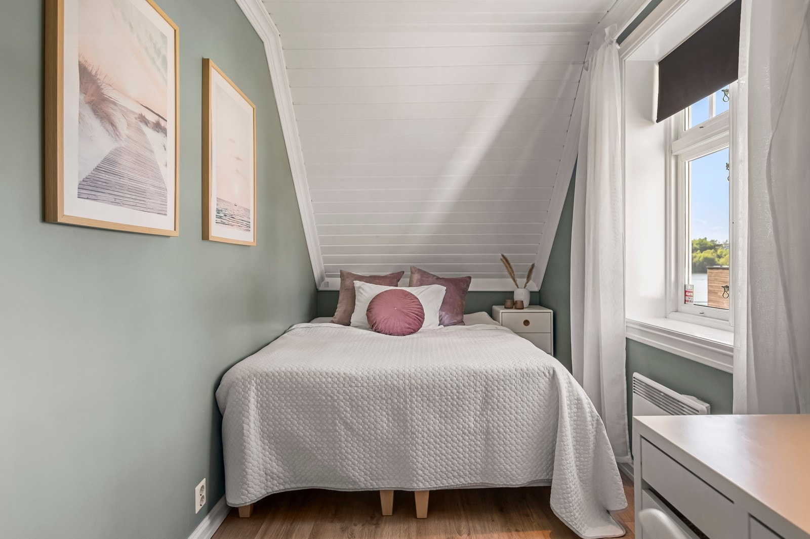 Alle de gjenværende soverommene er romslige og innbydende, og tilbyr god plass til å skape ditt eget personlige fristed. Galleribilde