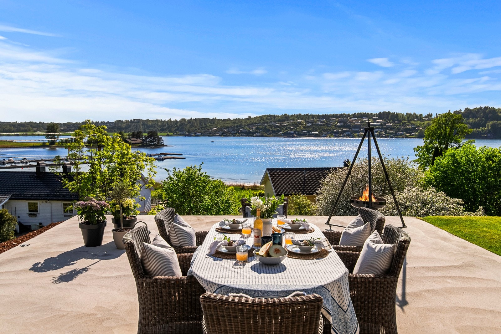 Her kan man virkelig slappe av og nyte plassen og utsikten. Galleribilde