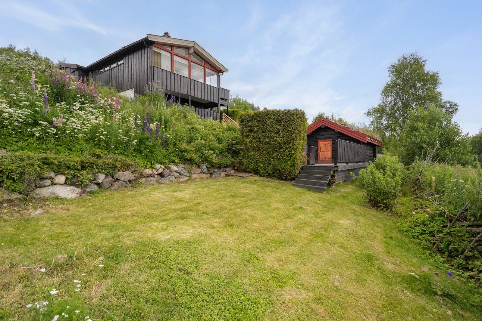 Her bor du i stille og landlige omgivelser midt i det naturskjønne kulturlandskapet. Galleribilde