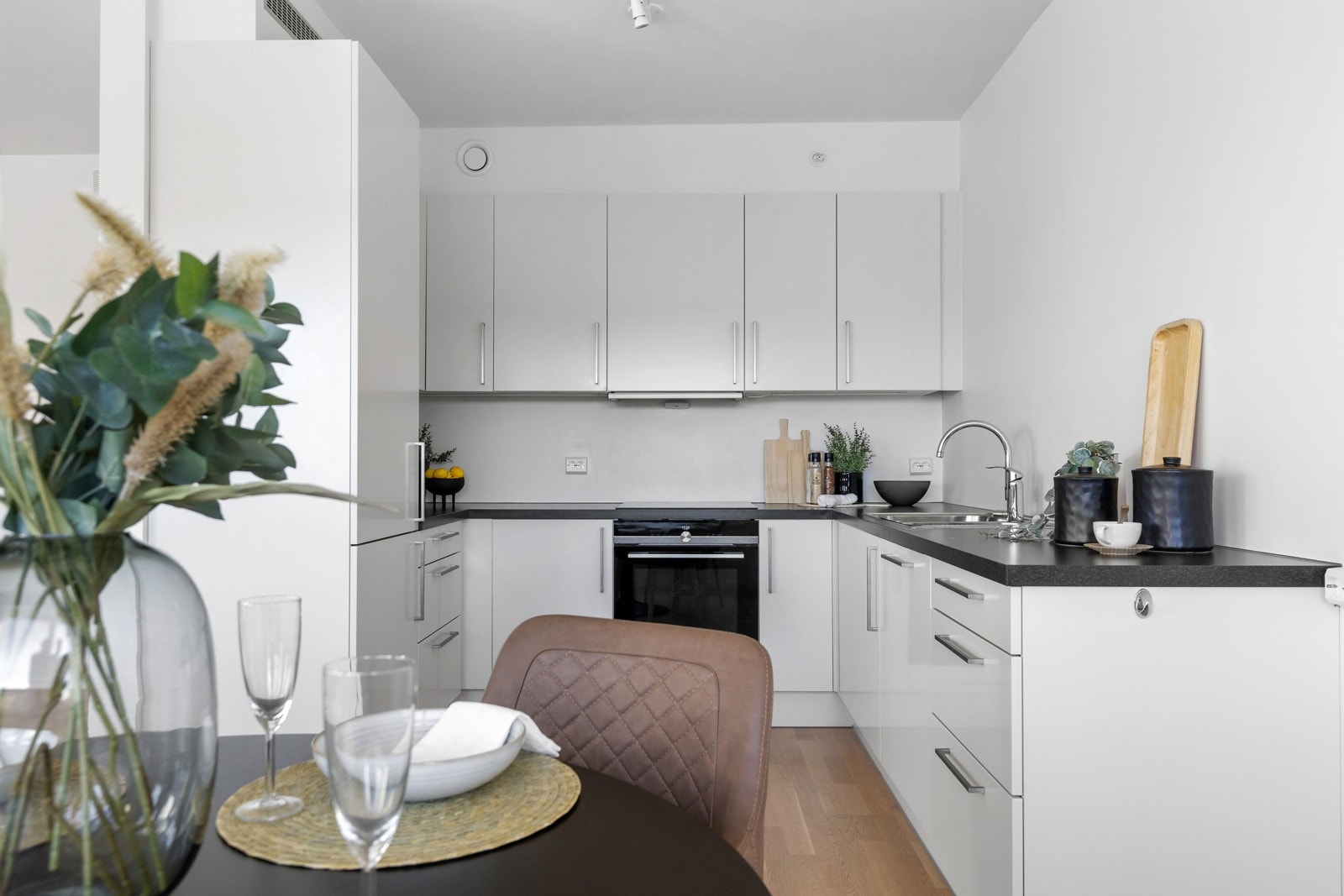 Integrerte hvitevarer som medfølger i handelen. Galleribilde