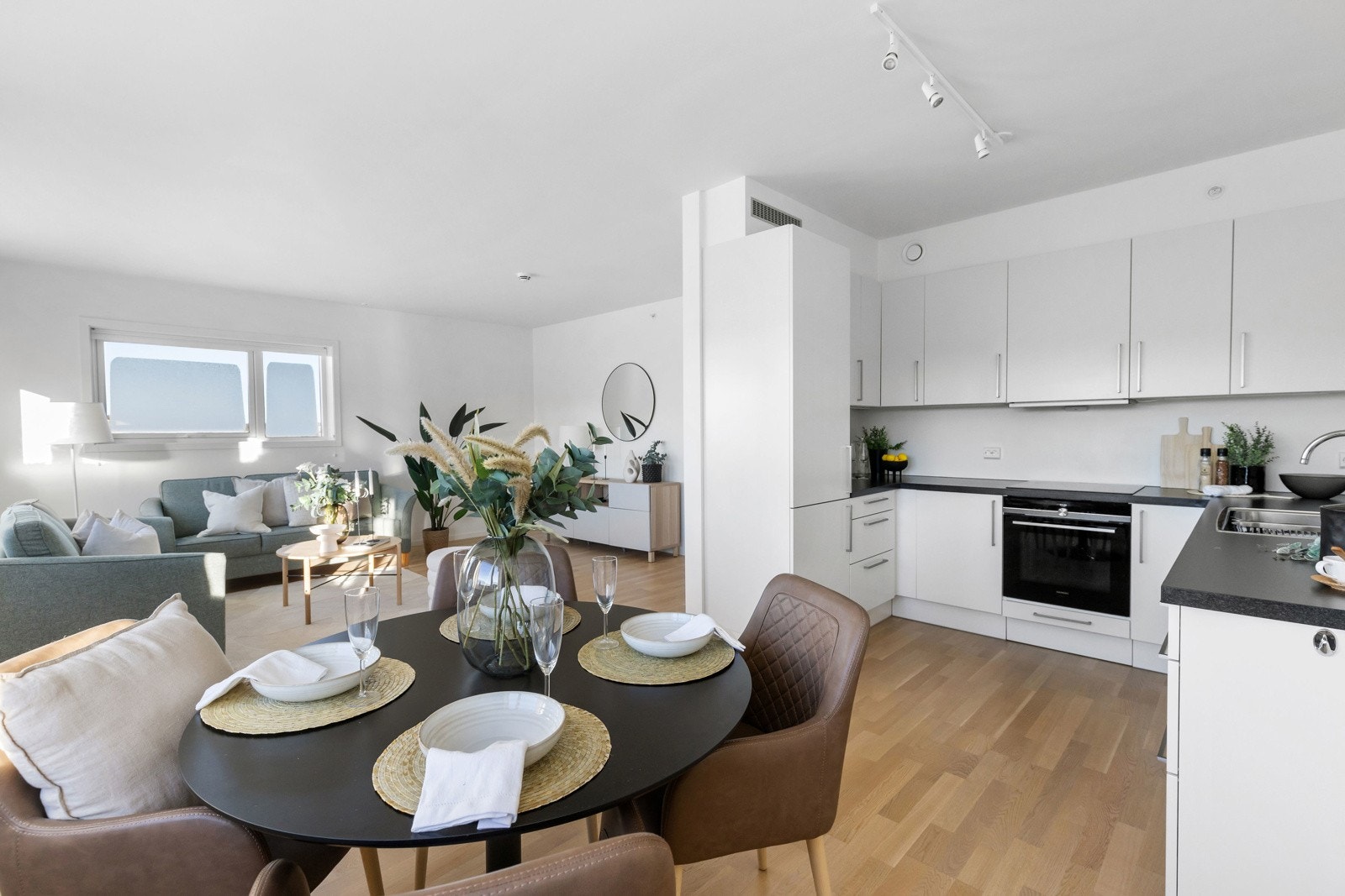 Åpen løsning som gir ekstra godt med romfølelse. Galleribilde