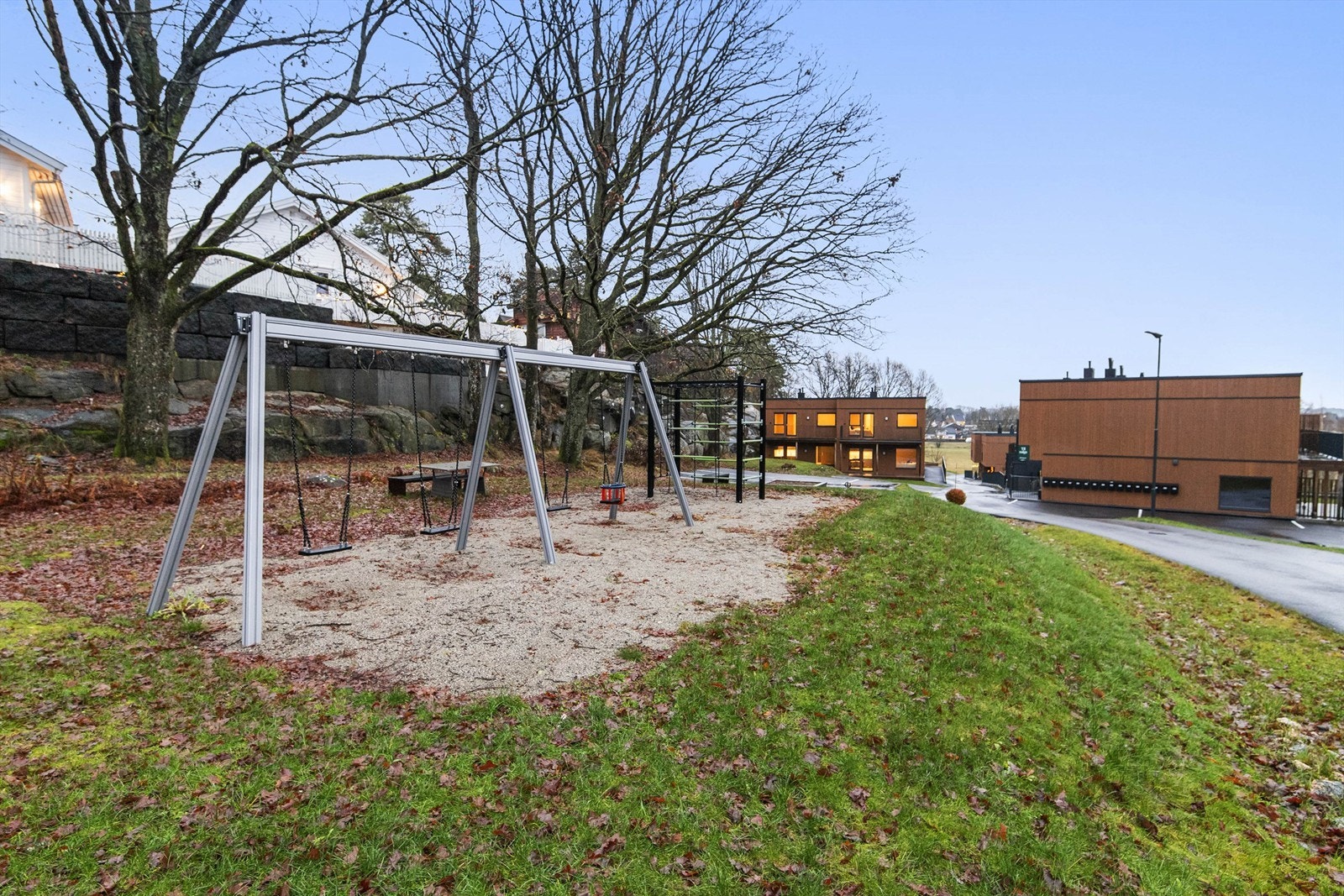 Lekeplass for de minste på området. Galleribilde