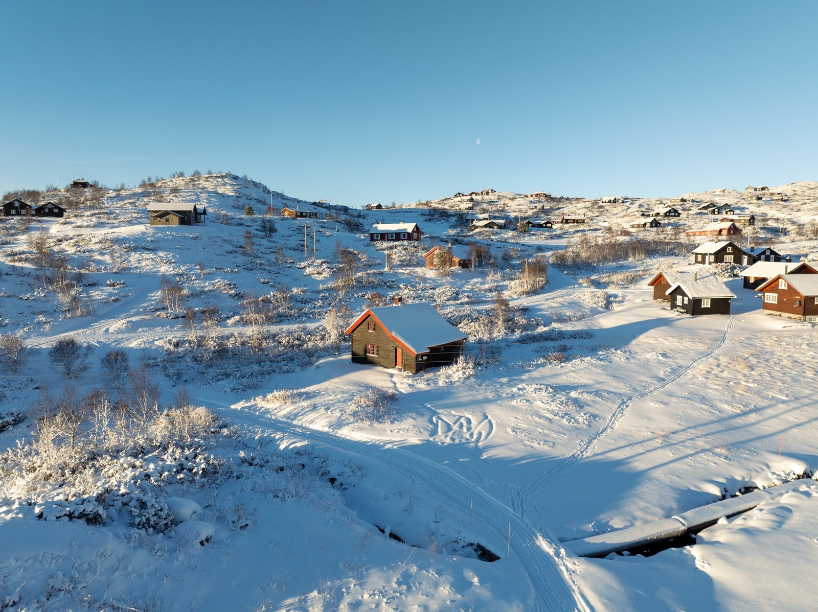 Skiløypene slynger seg forbi hytta. Nærmere kommer du ikke! Galleribilde