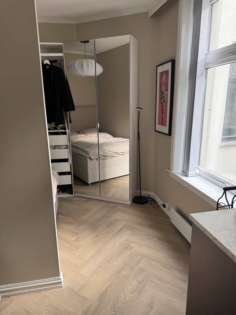 Sovealkove med mye oppbevaring Galleribilde