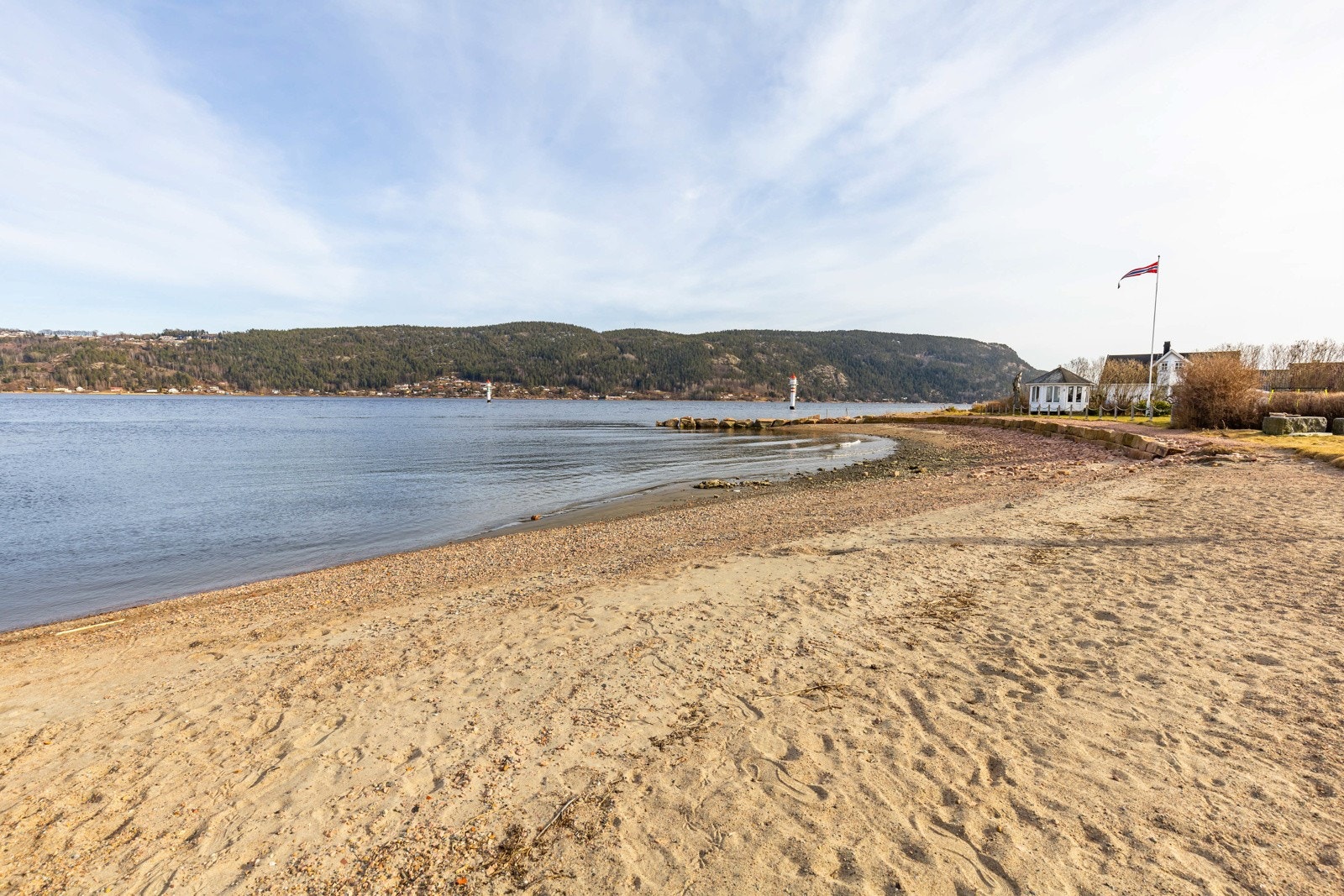 Det er kort gangavstand til sandstrand Galleribilde