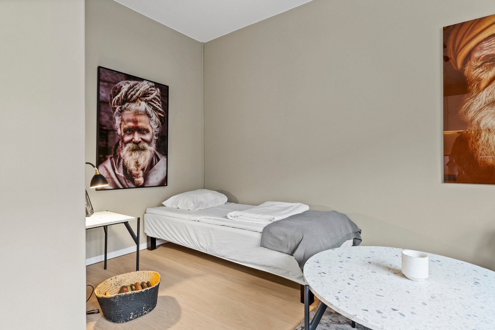 Det er gode møberingsmuligheter i stuen. Galleribilde