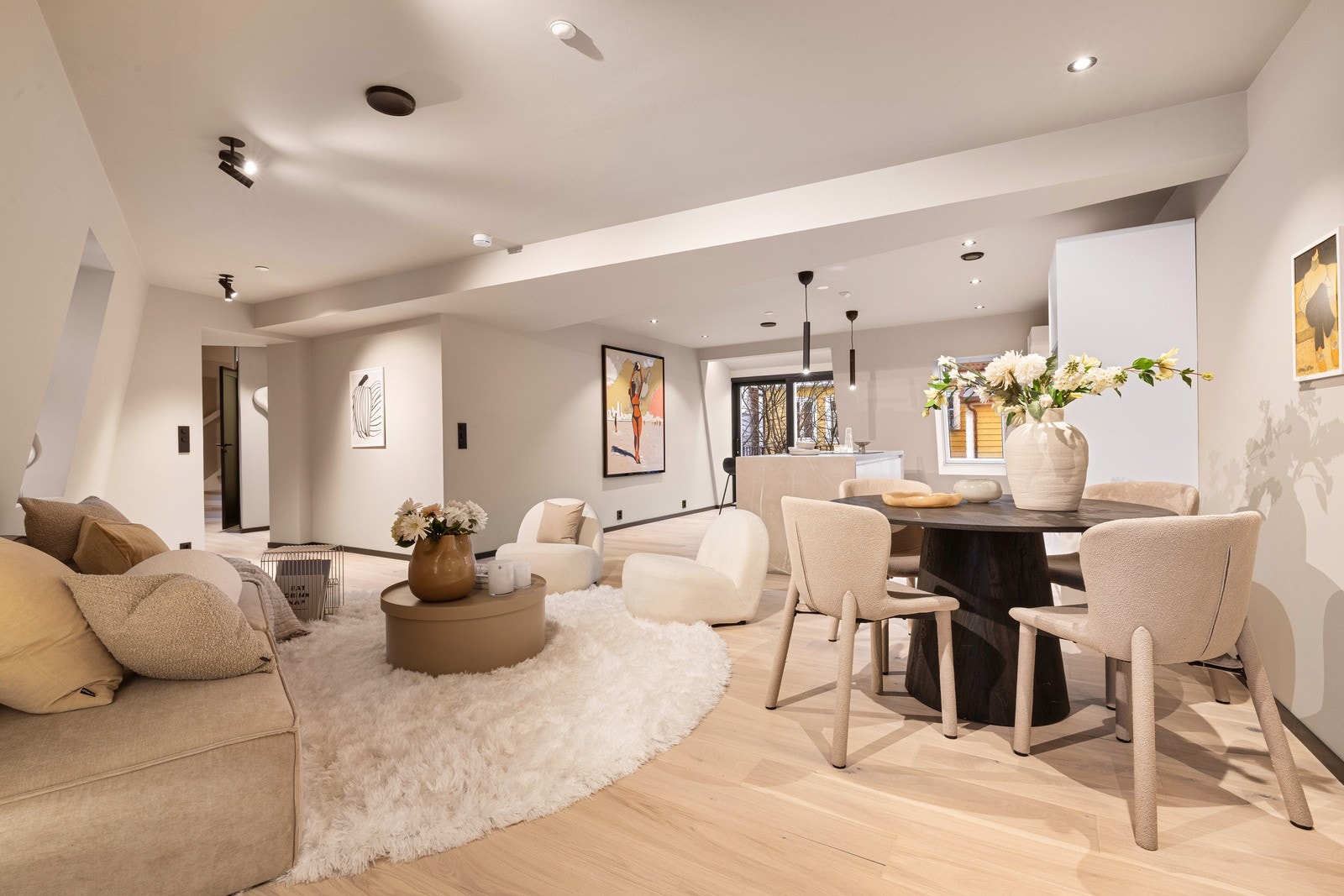 Meget pen toppleililighet over to plan Galleribilde