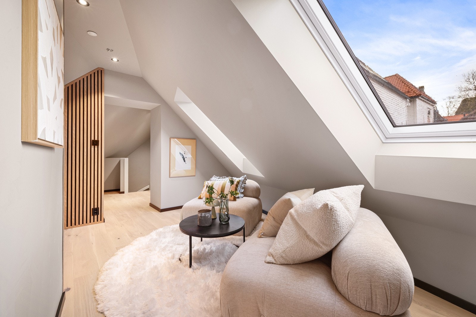 Godt lysinnslipp fra sørvest Galleribilde