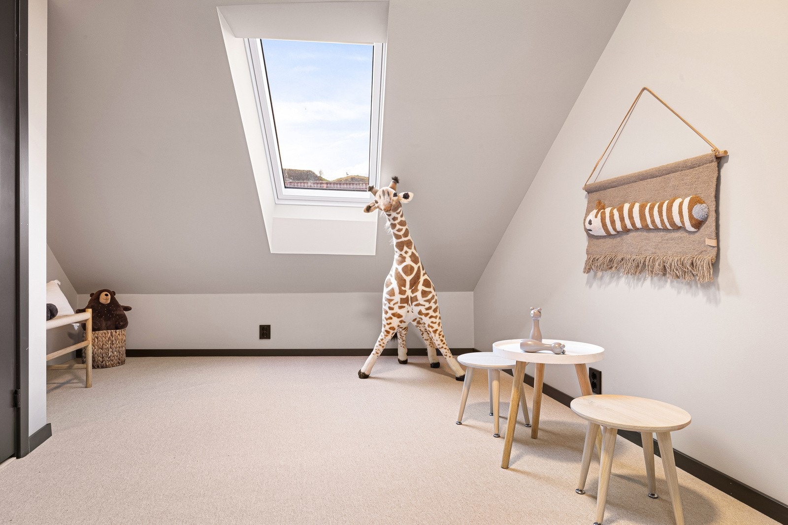 Plass til det meste, og utmerket som evt. barnerom Galleribilde