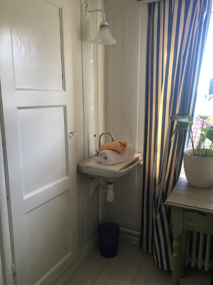 ROM 2 - Stort innebygget garderobeskap Galleribilde