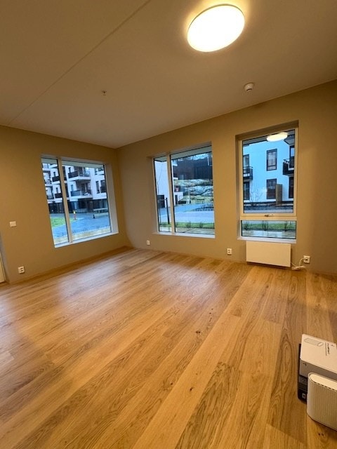 Stue med utgang til stor markterrasse. Galleribilde