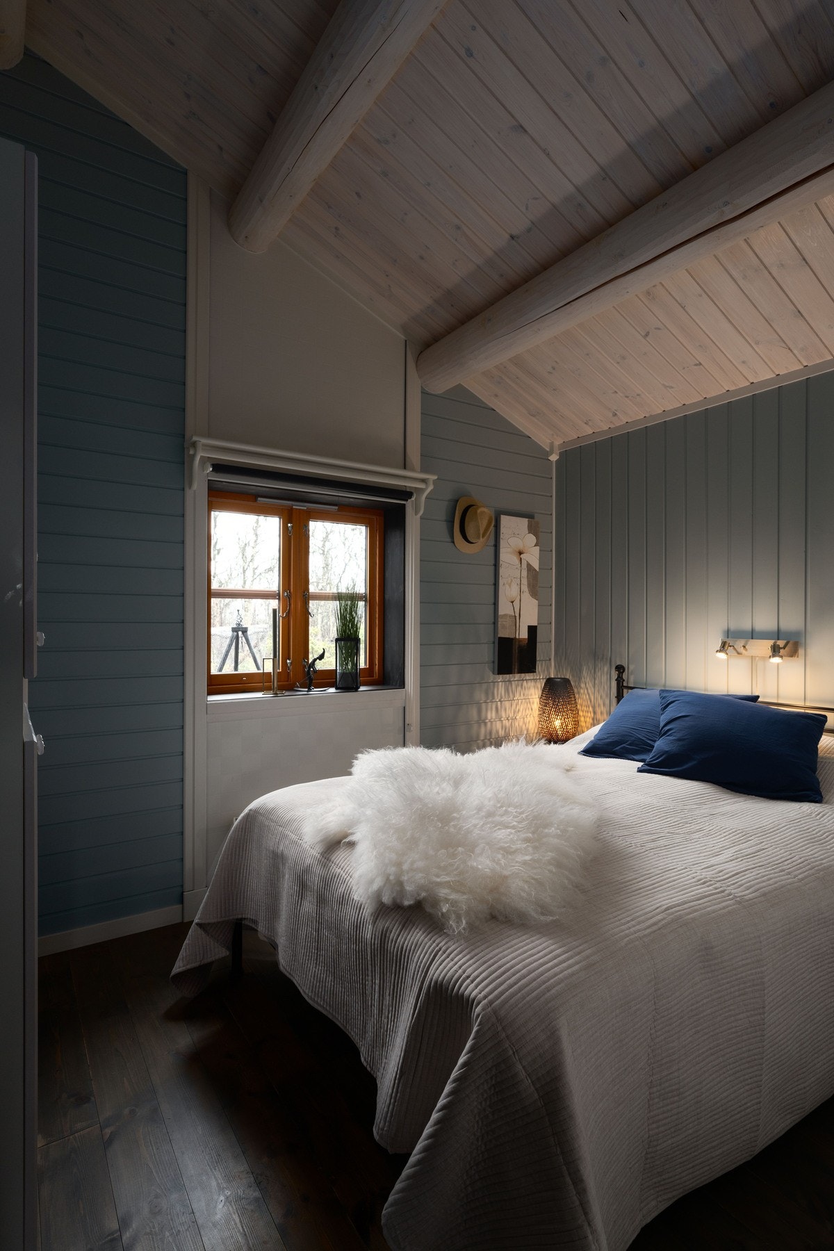 Den lune stemningen følger inn på soverommet Galleribilde