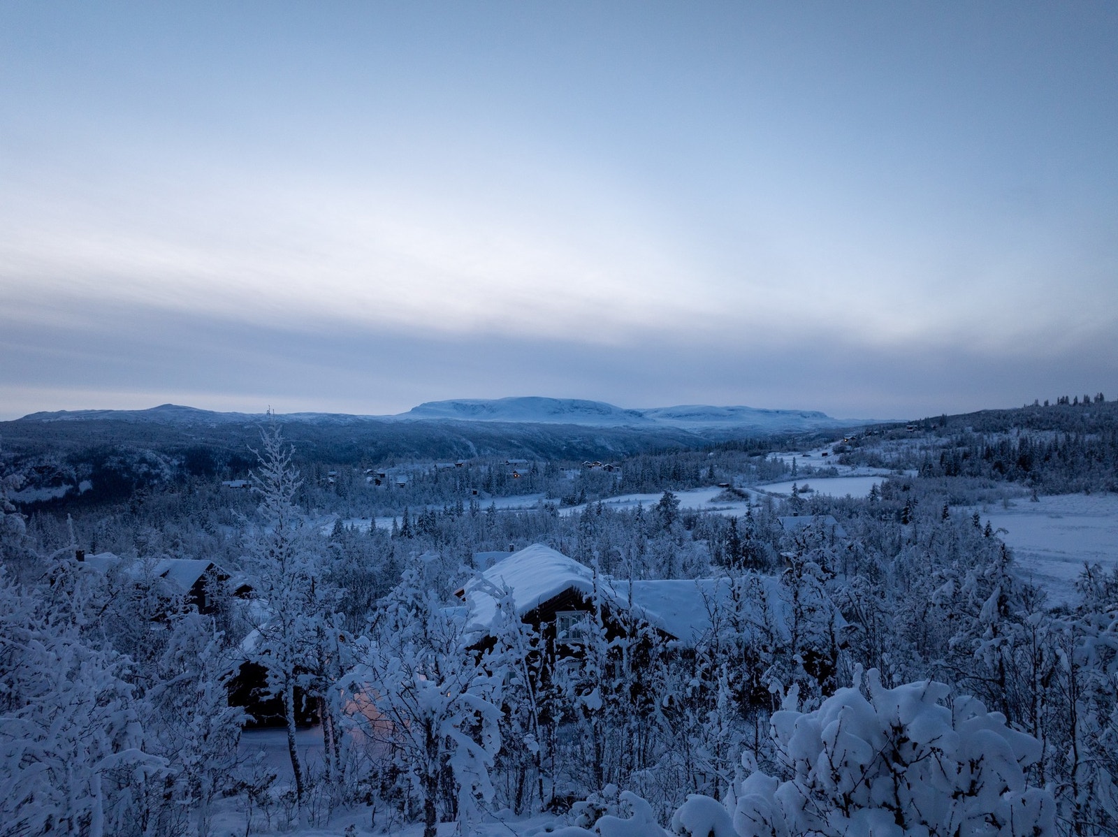 Her ser du rett over mot Hallingskarvet Galleribilde