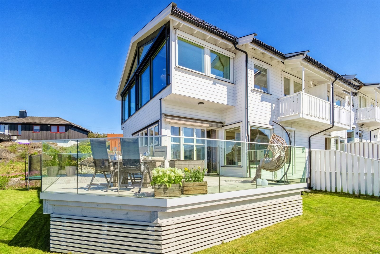 En rålekker bolig i enden av rekkehuset Galleribilde