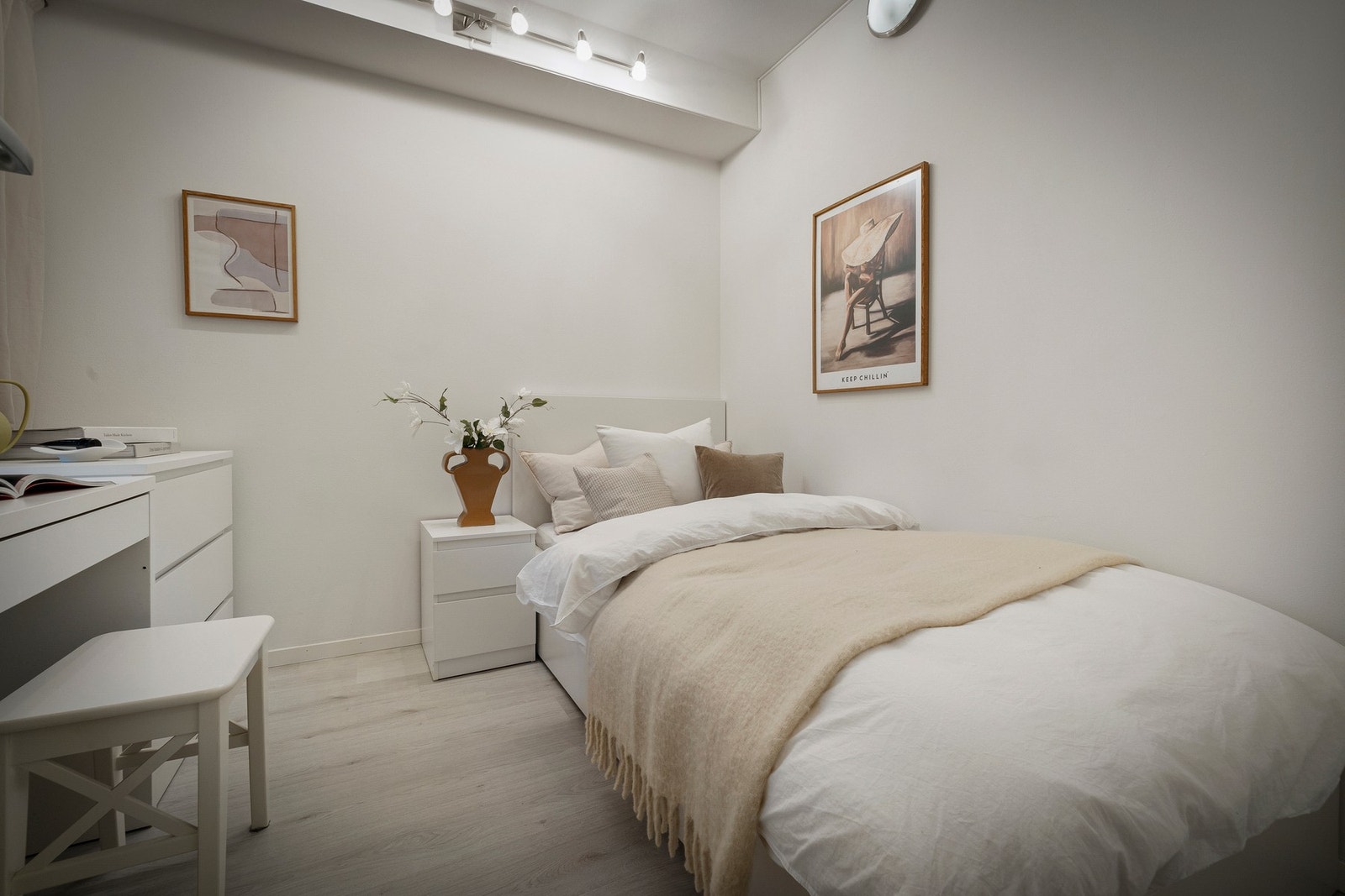 - Soverom 2 passer godt som barnerom, gjesterom eller hjemmekontor. - Galleribilde