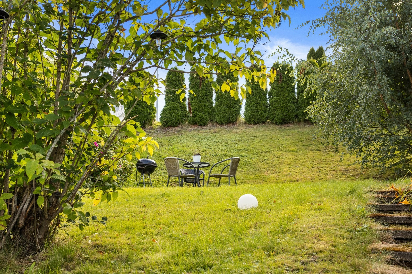 Man kan virkelig kose seg i hagen Galleribilde