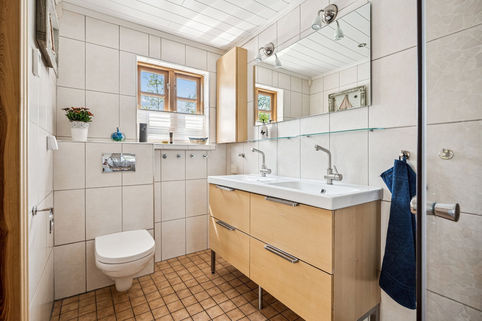 Baderom 1.etasje ble oppført i 2008 Galleribilde