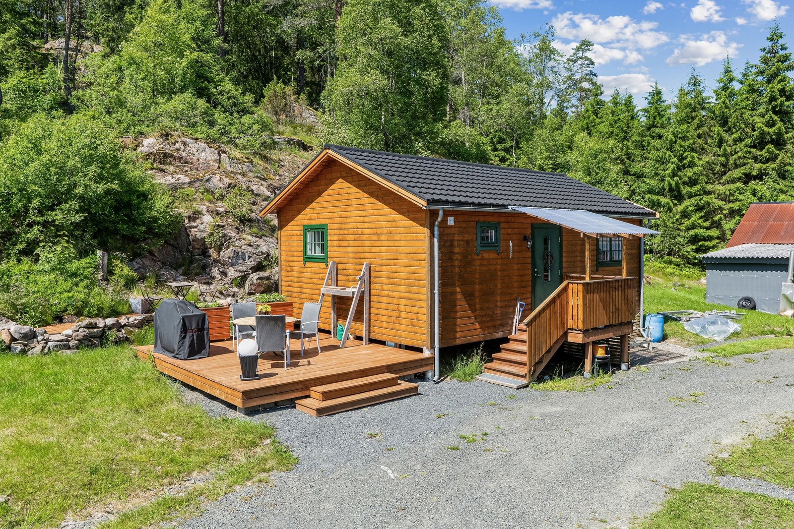 Uthus oppført i 2013, oppvarming med radiatorer Galleribilde