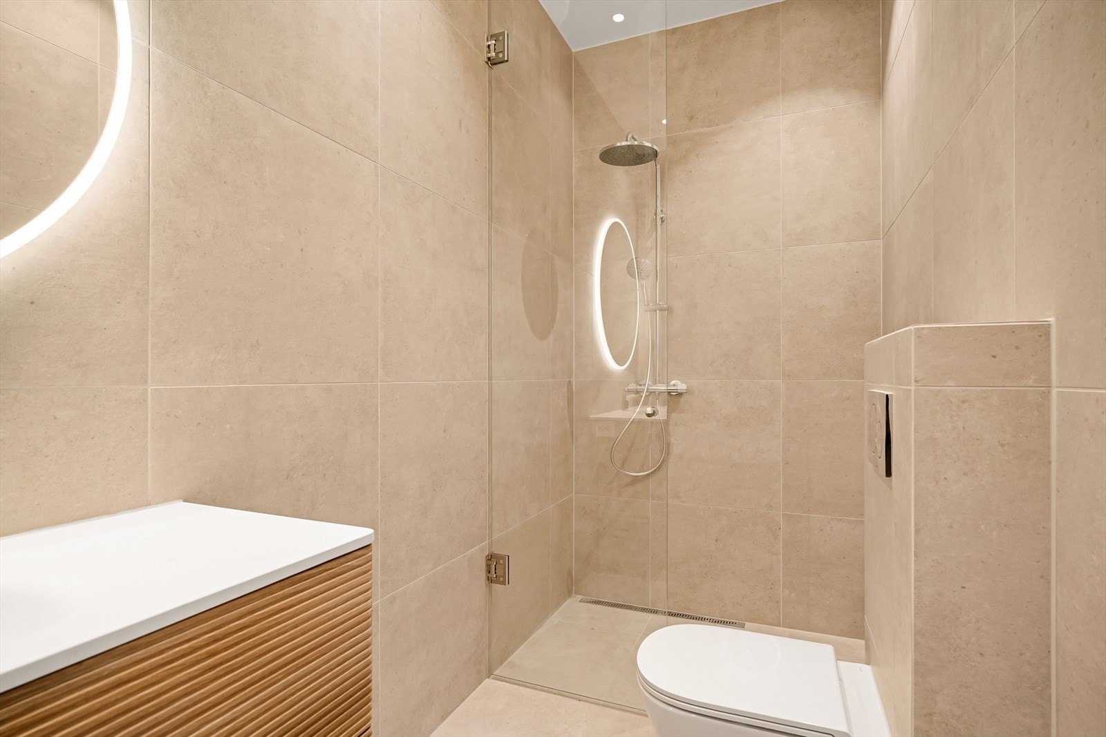 Lekkert nybygget dusjbad Galleribilde