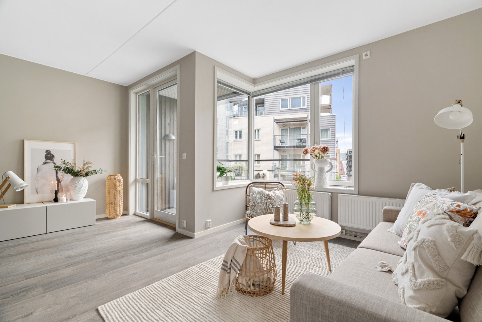 Leiligheten fra 2005 ligger i 4.etasje og har en ypperlig beliggenhet i bygget. Galleribilde