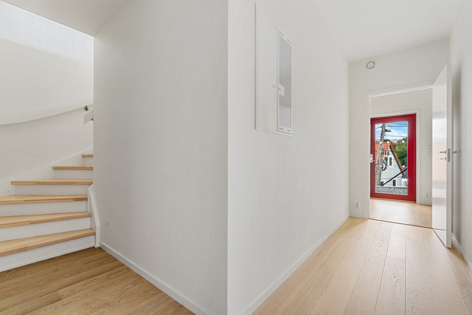 Fra hoveddelen har man adkomst til hybelen. Galleribilde