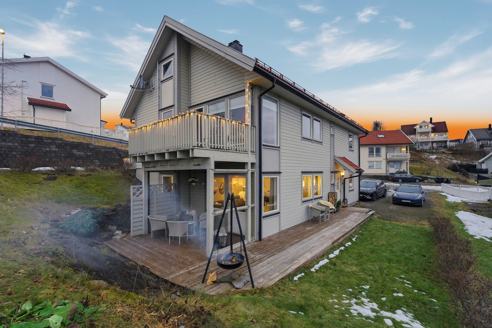 Velkommen til Gamle Kongsvei 104B og en lekker 3-roms selveier med plassering i 1.etg. Galleribilde