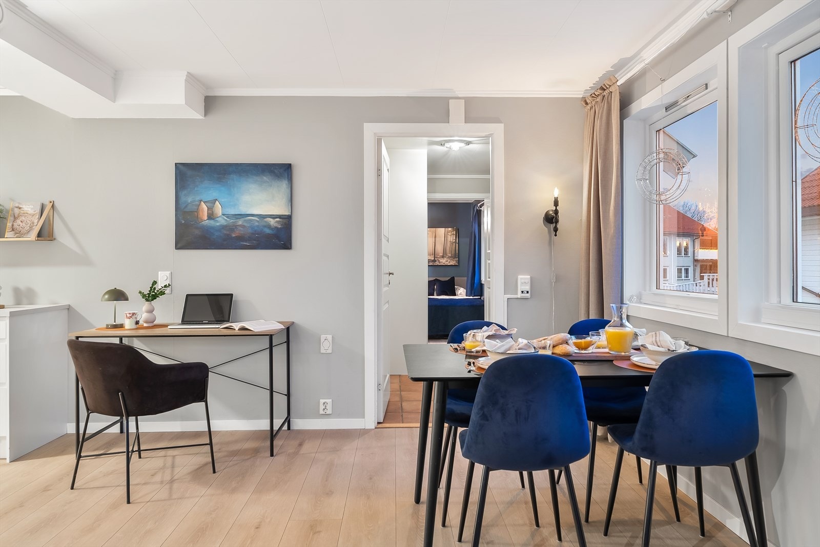 Spisestuedel Galleribilde