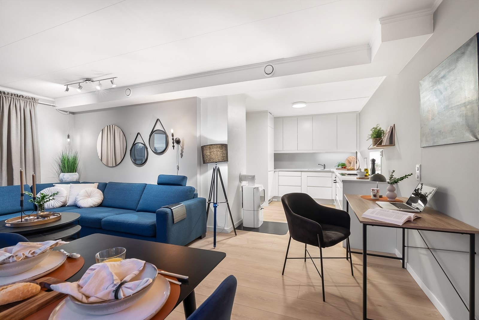 Stue/kjøkken Galleribilde