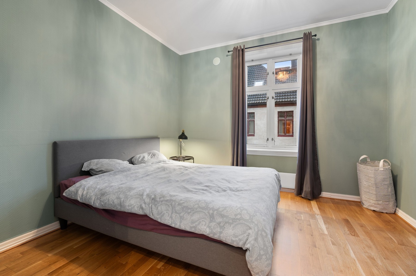 Leiligheten har to store soverom i gode størrelser. Galleribilde