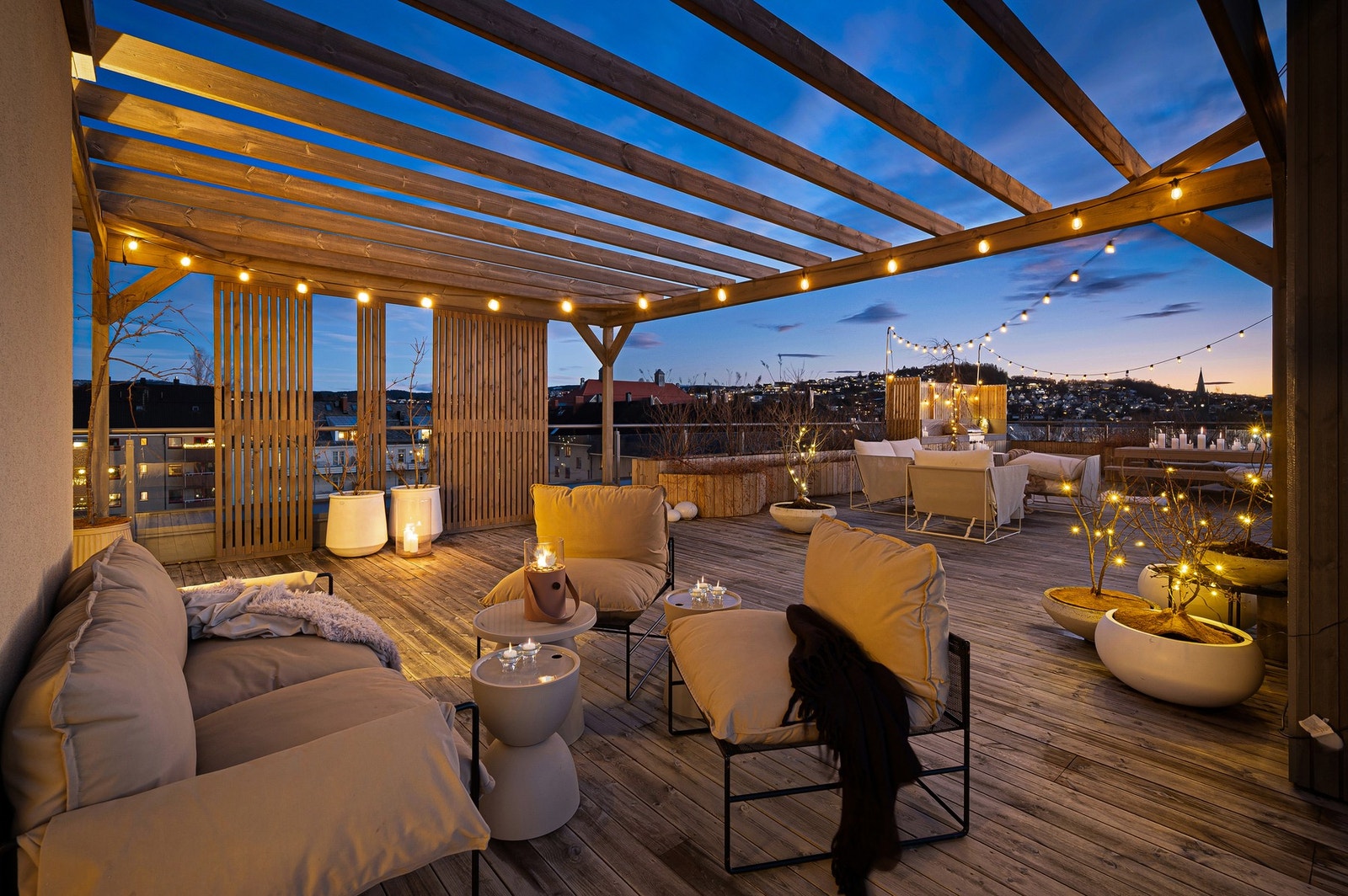 Her får du en utsøkt toppleilighet med fantastisk uteområde på 265 kvadratmeter. Galleribilde