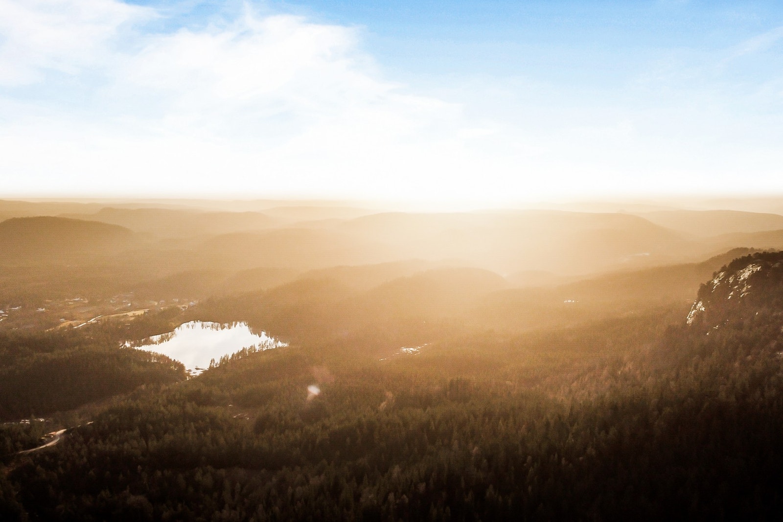 Hytta er omringet av flott natur. Galleribilde