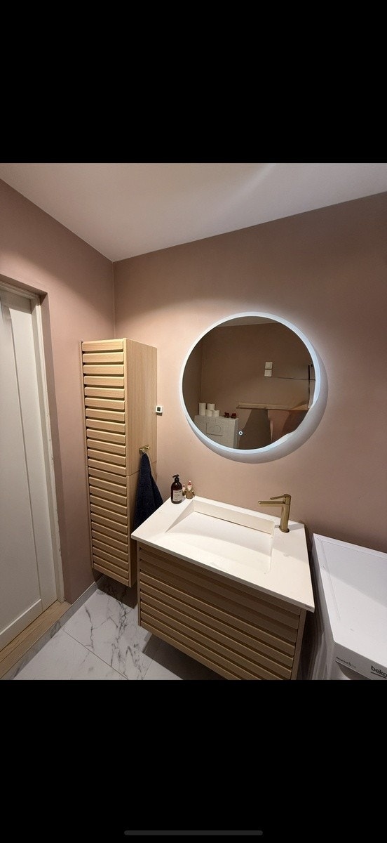 Servant og vaskemaskin Galleribilde