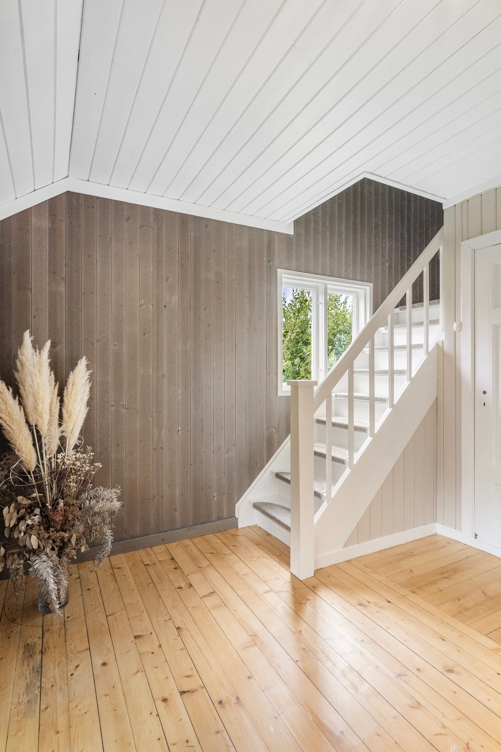 Entrè 1.etg. med trapp til 2.etg. Galleribilde