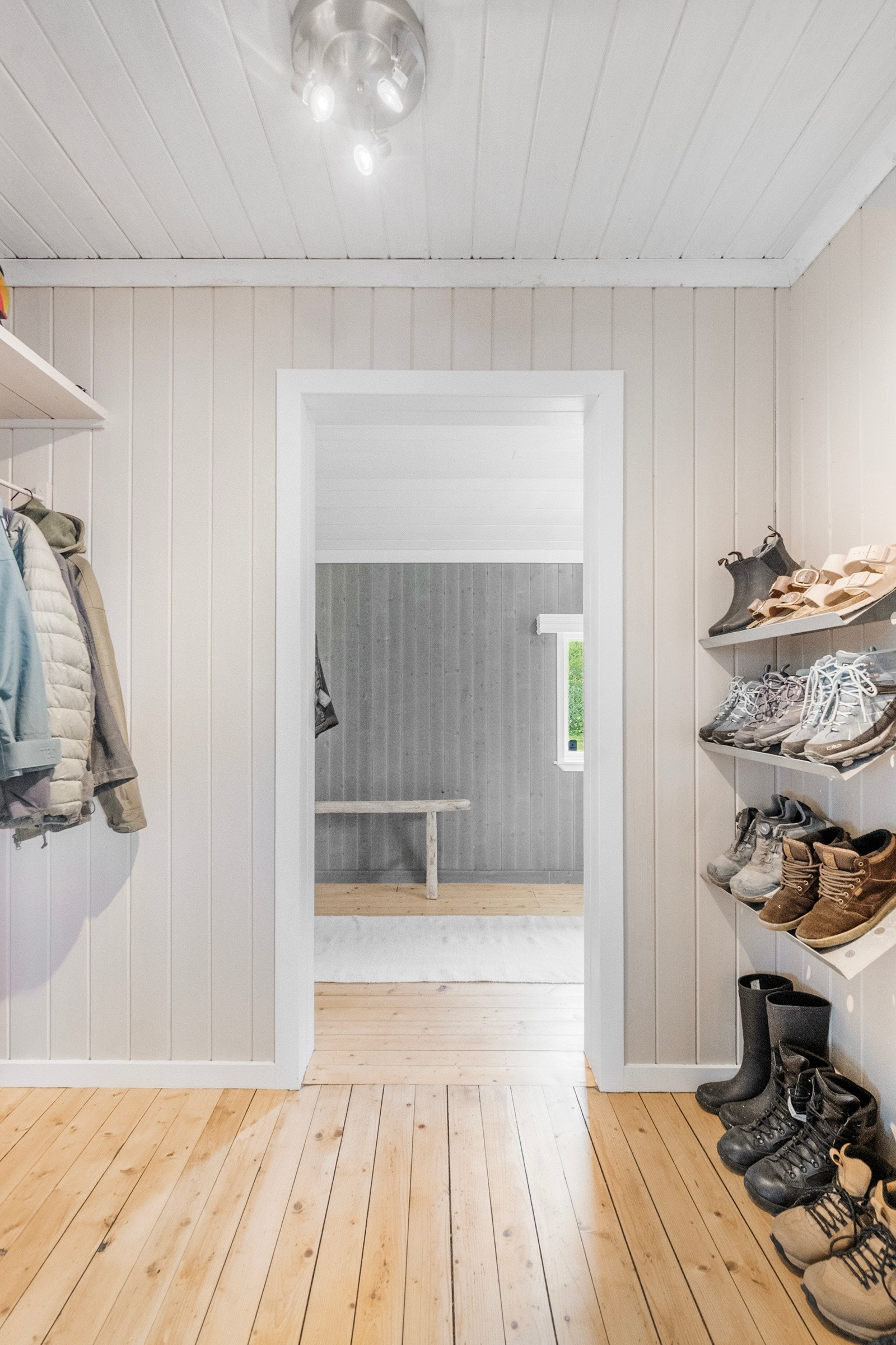 Romslig gang Galleribilde