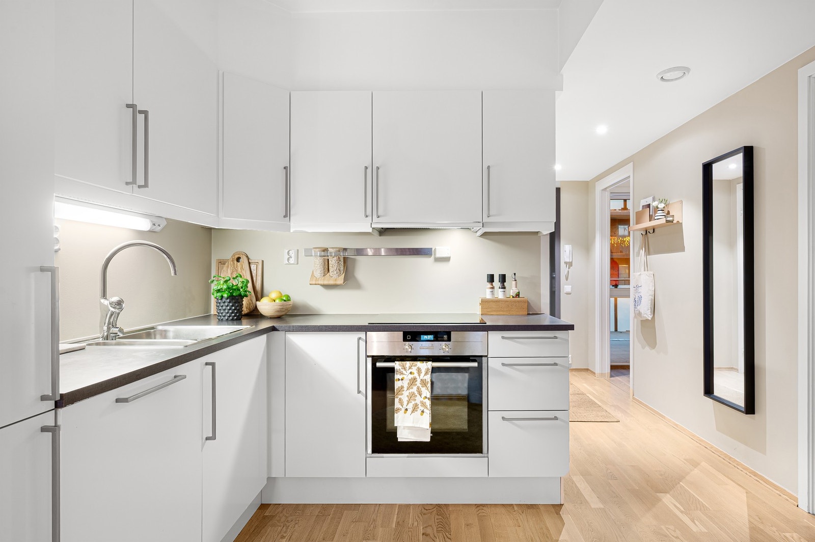 Detaljbilde av kjøkken. Galleribilde