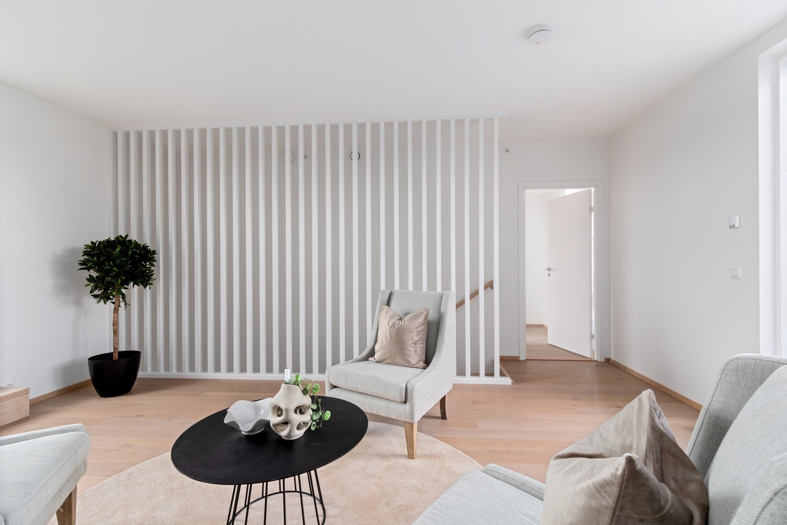 Tv-stue i toppetasje Galleribilde