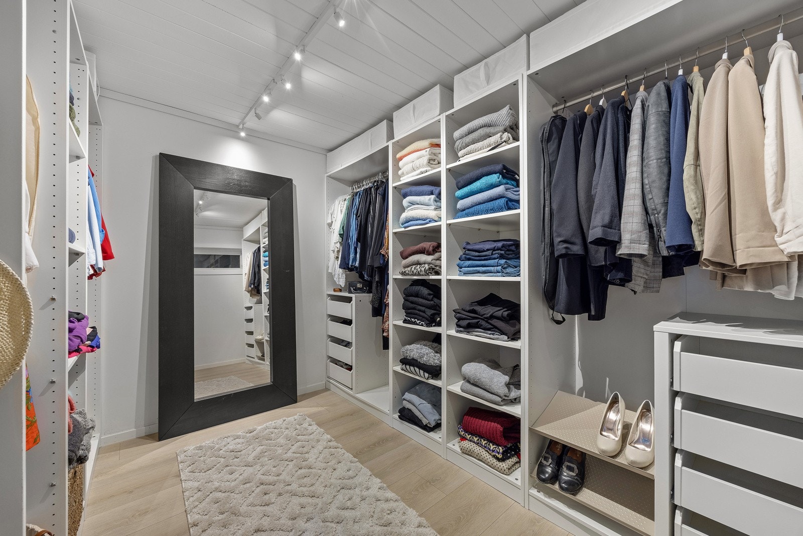 Walk in closet Galleribilde