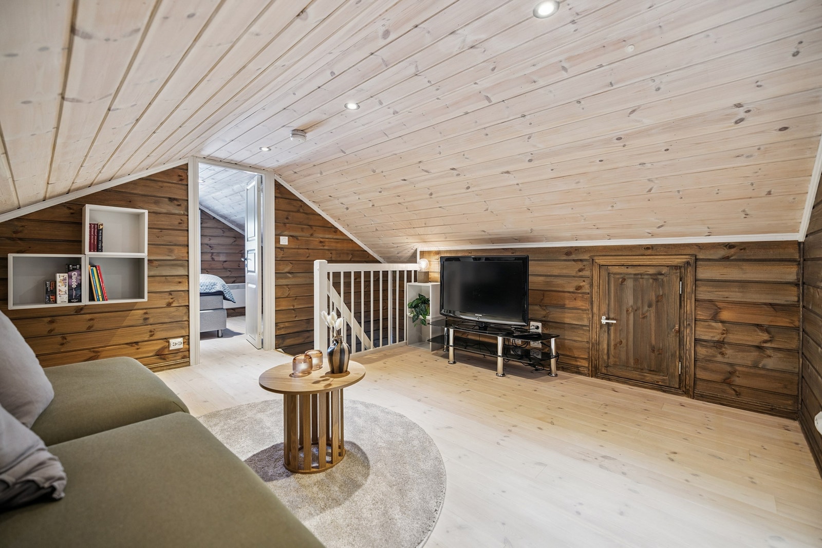 Disponibelt rom i loftsetasjen som i dag er brukt som loftstue. Galleribilde