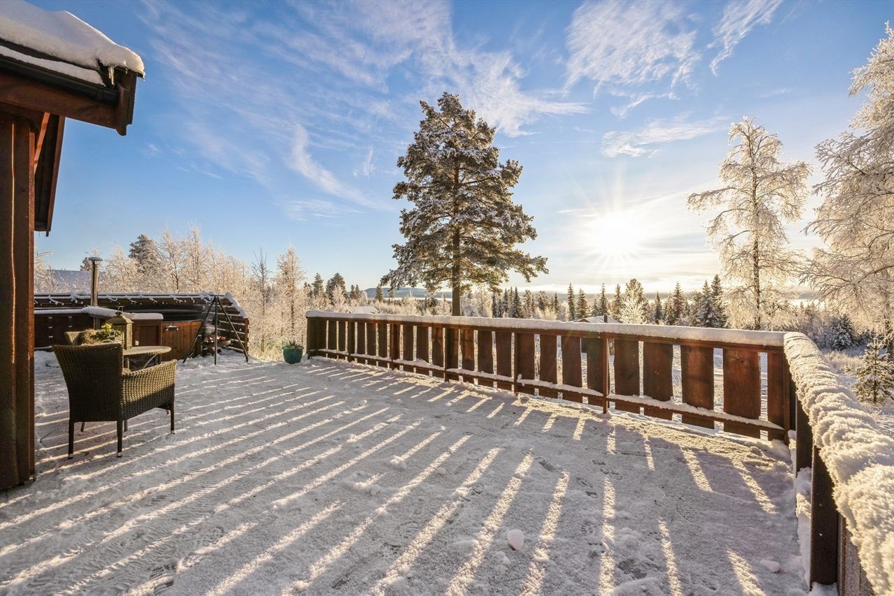 Her kan man nyte utsikten i naturskjønne omgivelser. Galleribilde