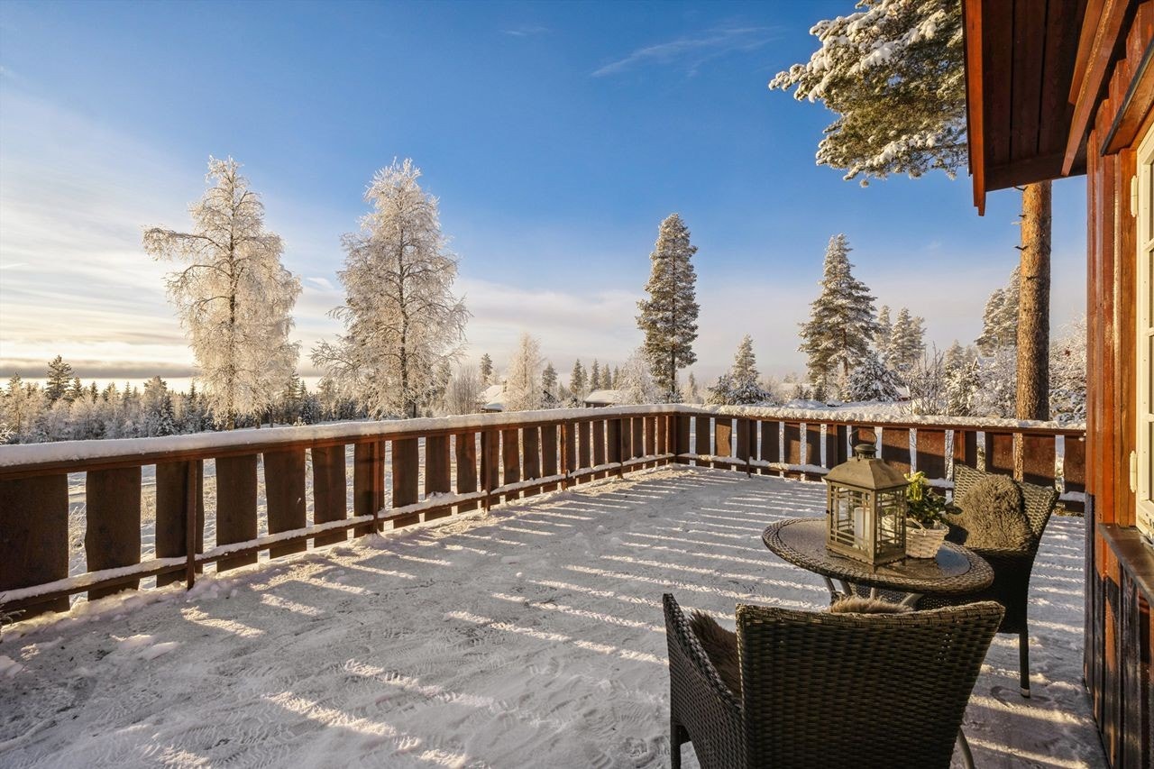 Den sydvendte terrassen på 81 m² innbyr til et herlig uteliv året rundt. Galleribilde