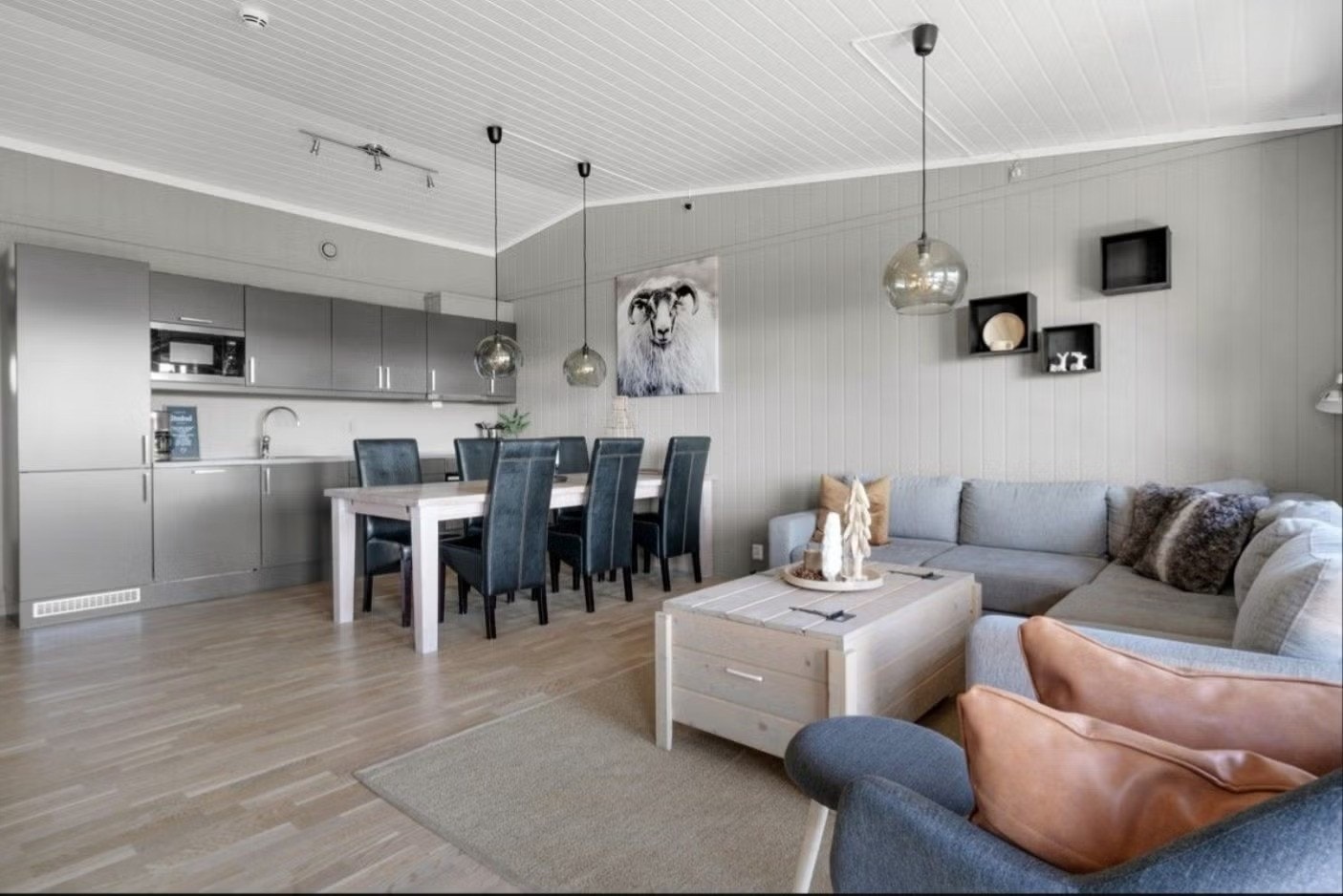 Koselig sofakrok etter en lang dag i bakken. Her kan du nyte utsikten eller slappe av med en god film sammen med familie og venner. Galleribilde