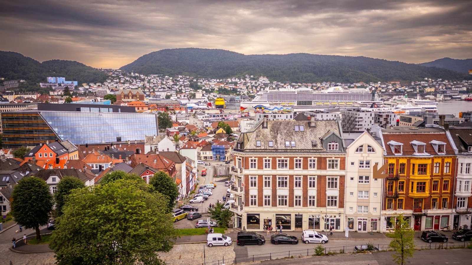 Meget sentral, men likevel tilbaketrukket og skjermet beliggenhet på Nordnes. Galleribilde