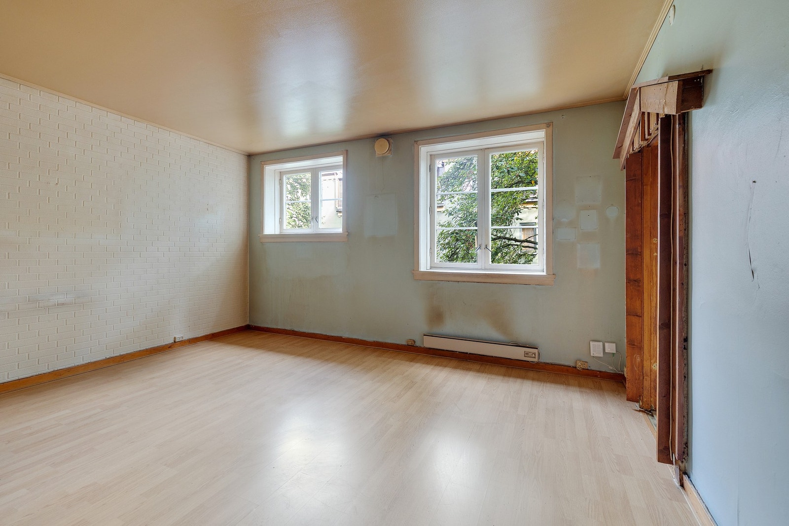 Opprinnelig takhøyde i leiligheten er på ca. 2.75 meter. Galleribilde