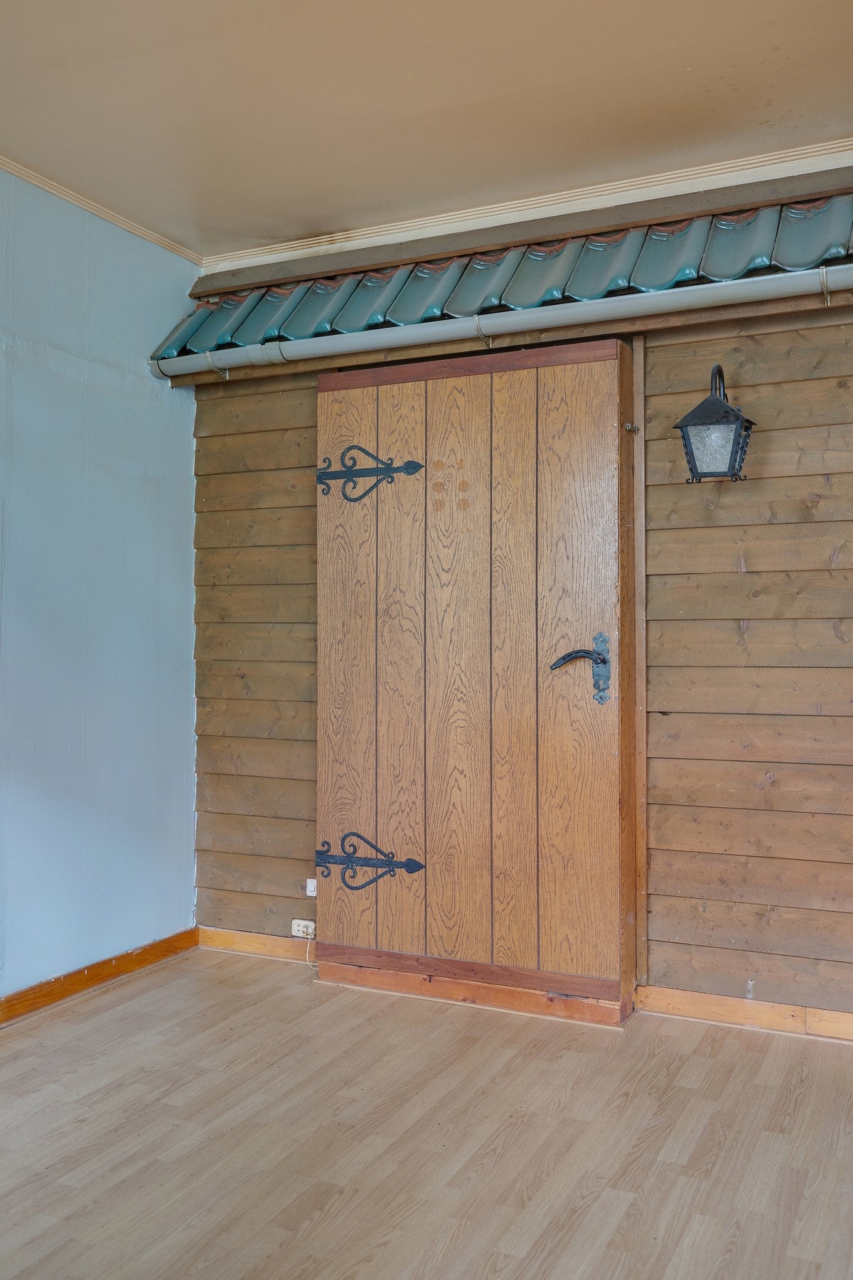 Hva skjuler seg bak denne døren? Tilgang til et annet rom? Galleribilde