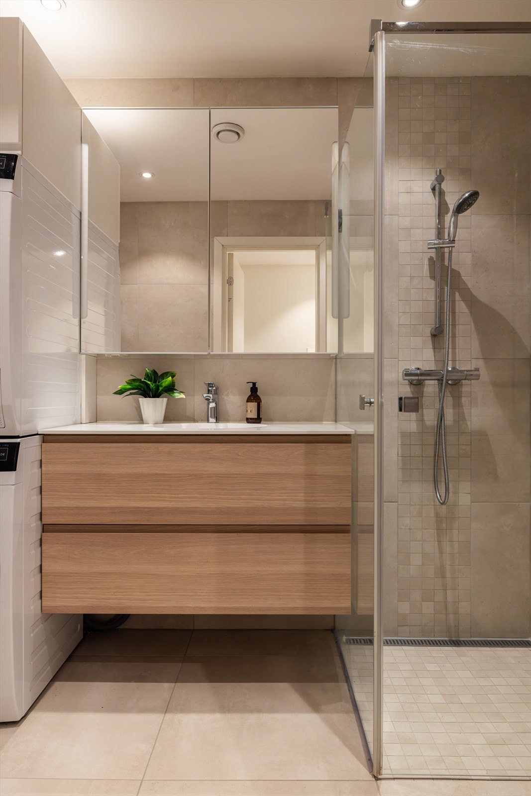 Opplegg for vaskemaskin og tørketrommel Galleribilde